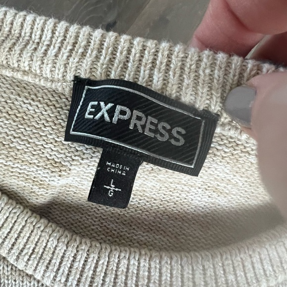 Express Men's Light Beige Crewneck Sweater - Picture 3 of 6